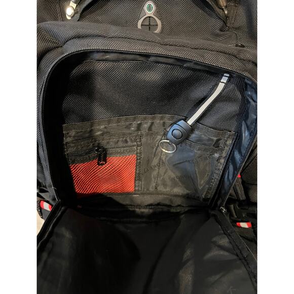 Yorepek Computer and Charging Backpack - Picture 4 of 6